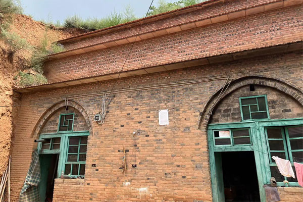 ÔºÀïµÄÀÏÒ¤¶´ ÔºÀïµÄÀÏÒ¤¶´